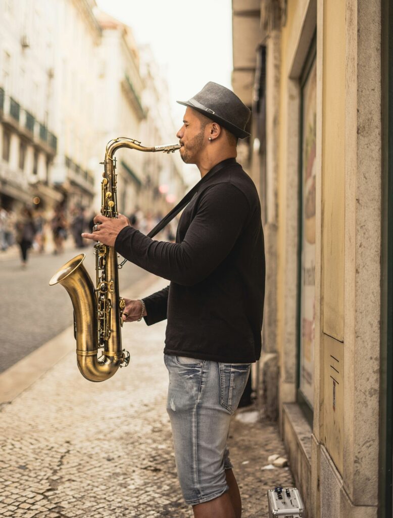 musicien-avec-chapeau-Pork-Pie